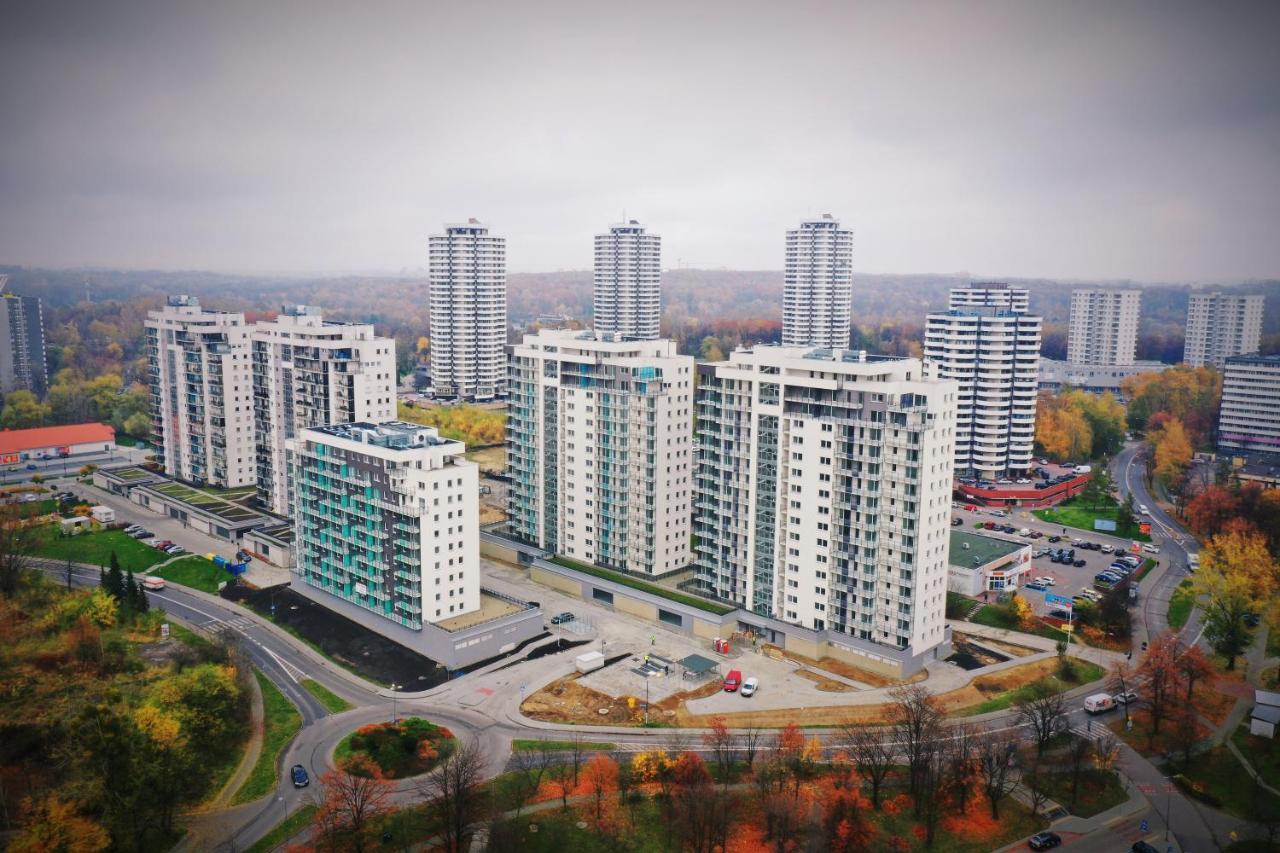 Apartament Wsrod 1000Cy Swiatel - Z Parkingiem W Hali Garazowej- Duzy Balkon Z Lezakami - Piekny Widok Noca Na Panorame Tysiaclecia Katowice Esterno foto